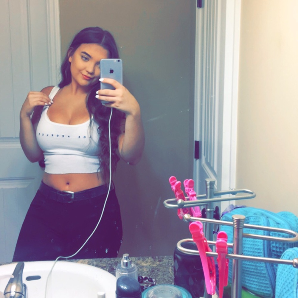 Meet your Posher, Olivia